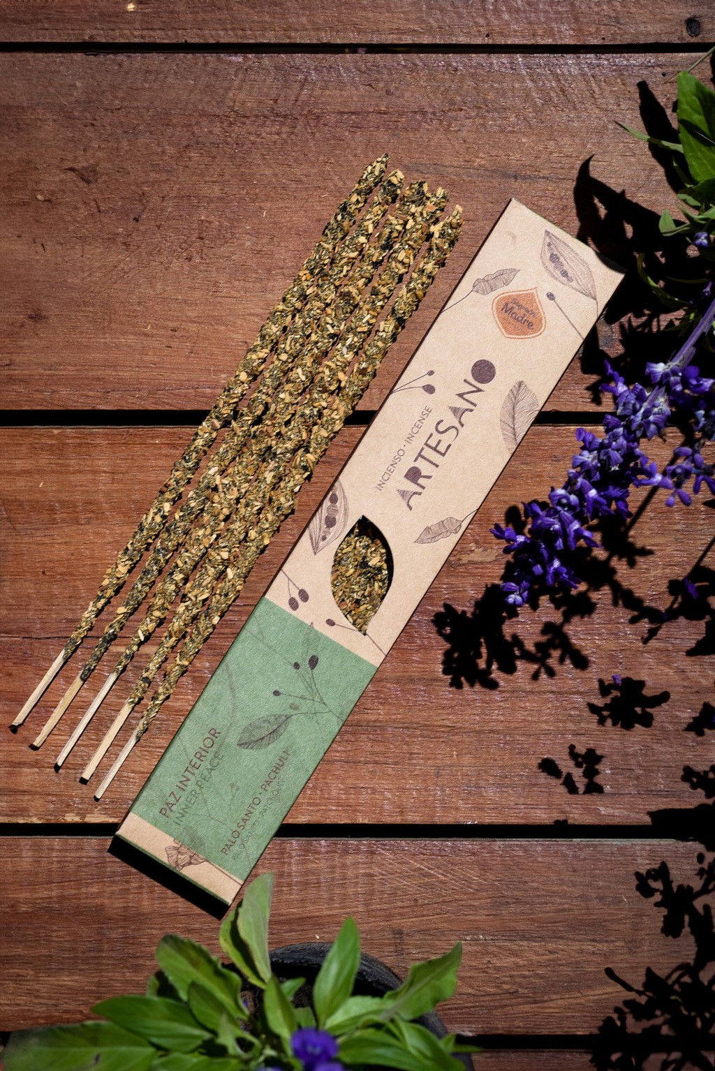 SAGRADA MADRE SAHUMERIO ARTESANO PALO SANTO PACHULI 5 UNID