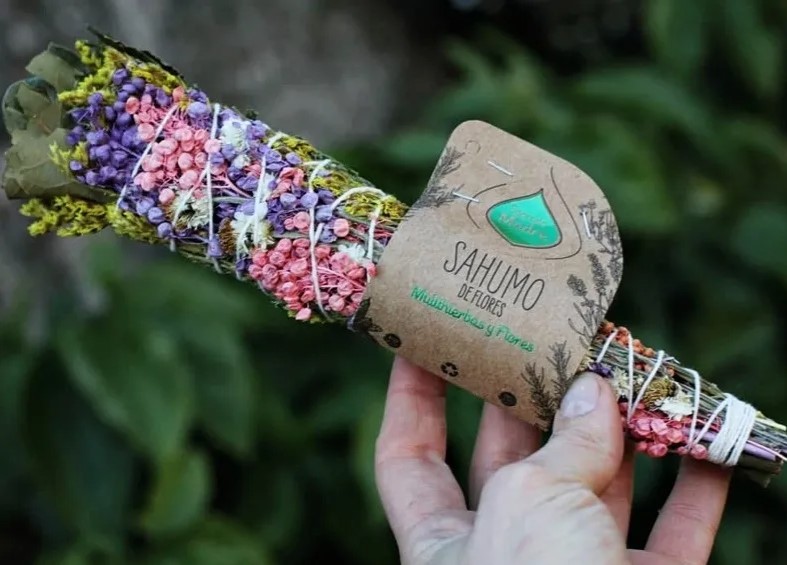 SAGRADA MADRE SAHUMO DE MULTIHIERBAS Y FLORES